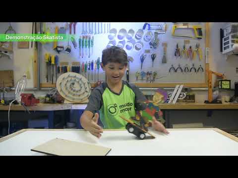 Carregar e reproduzir vídeo no visualizador da galeria, MundoMaker Caixa A Skatista - Brinquedo para Montar